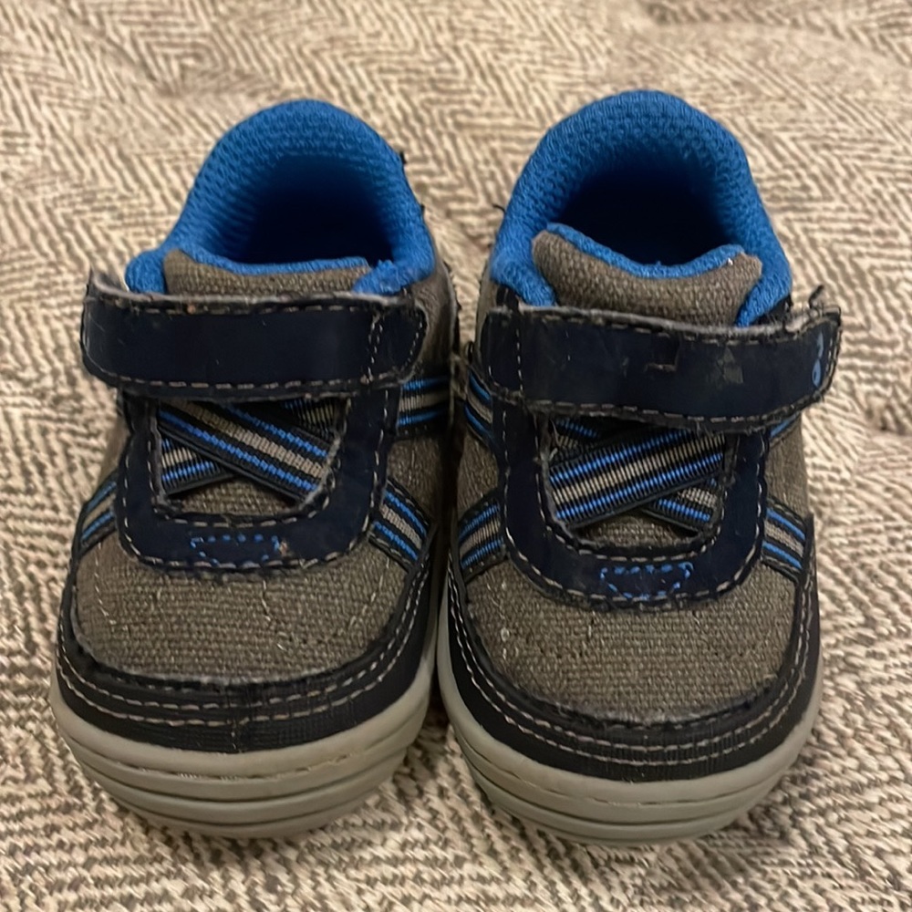 Stride Rite size 2 - Picture 2 of 6